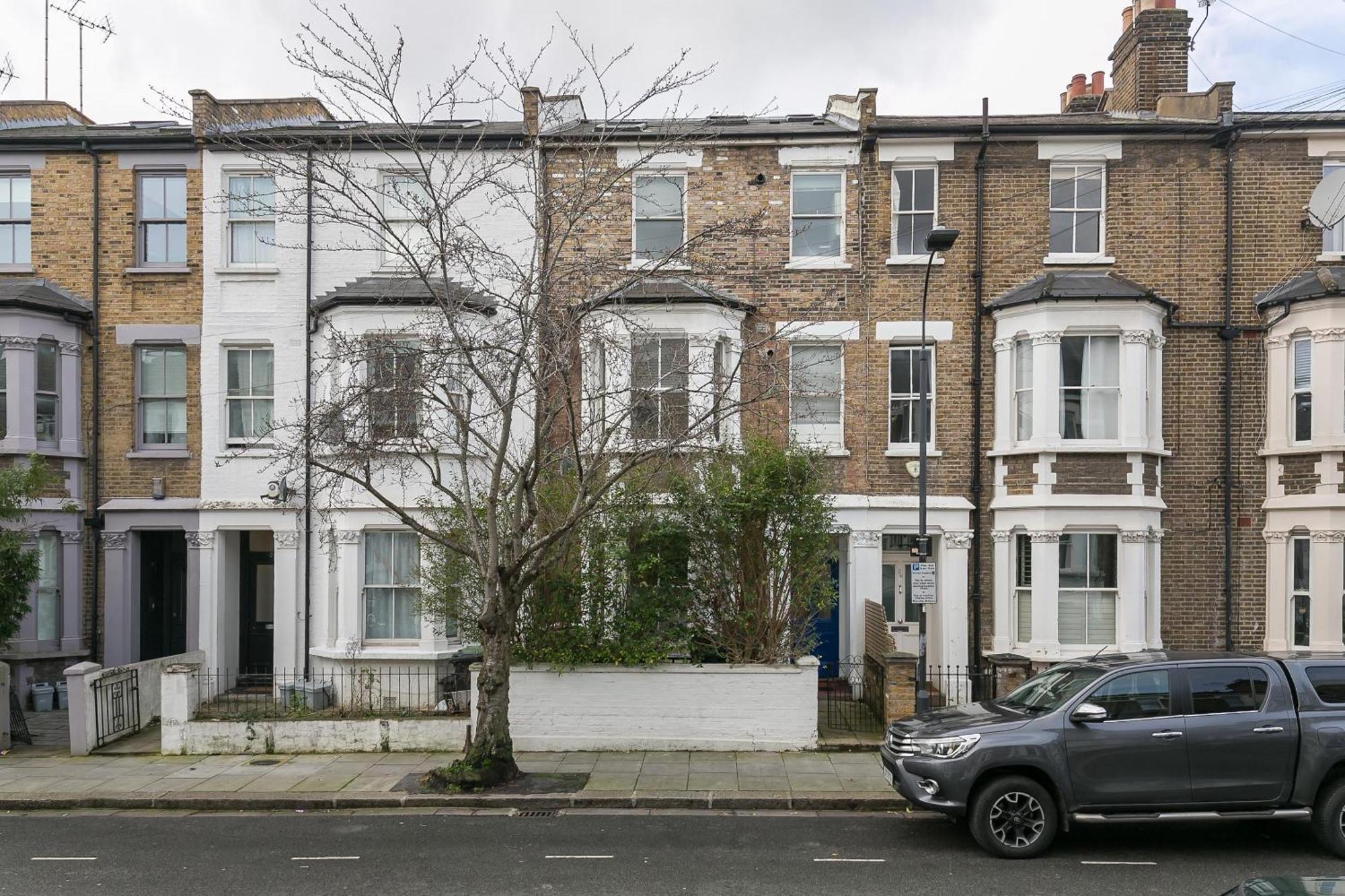Amazing Two Bedroom Near Shepherd's Bush Market - Hr2 *