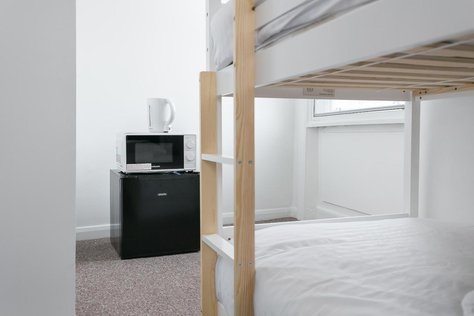 Hostal King Cross Collective - By Aura *