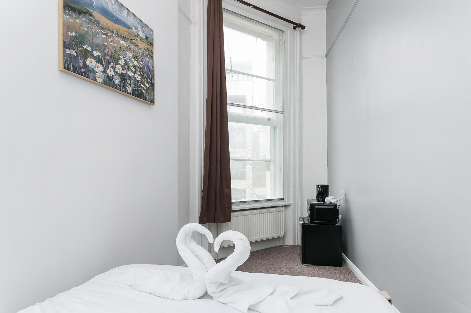 Hostal King Cross Collective - By Aura *