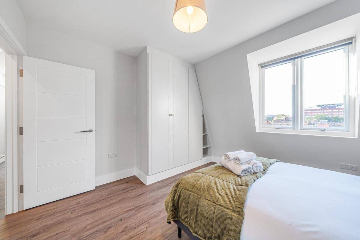 2 Bed Spacious Brand New Flat Appartement Londres