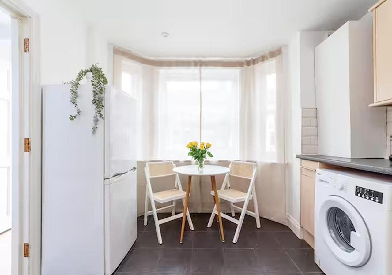 Casa de Férias Arte Serviced Stratford - 3 Bedrooms 2 Bathrooms London, Stratford, Maryland, Free Parking, Garden, Weekly Or Monthly - Up To 8 Guests Londres