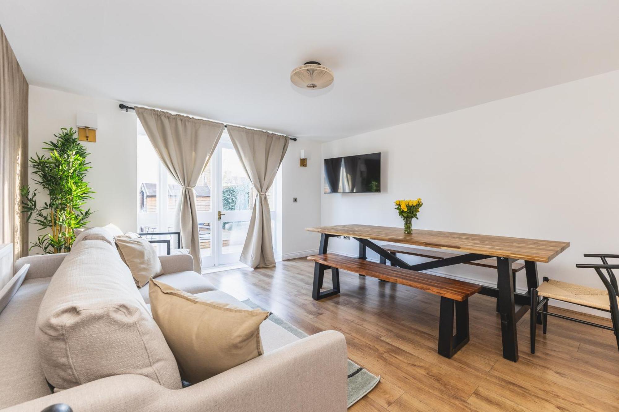 Arte Serviced Stratford - 3 Bedrooms 2 Bathrooms London, Stratford, Maryland, Free Parking, Garden, Weekly Or Monthly - Up To 8 Guests * Londres