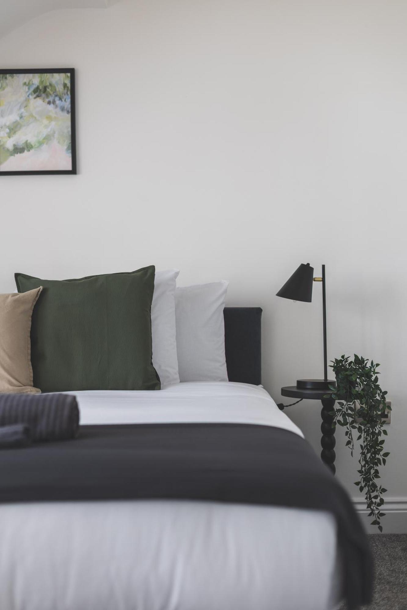 Arte Serviced Stratford - 3 Bedrooms 2 Bathrooms London, Stratford, Maryland, Free Parking, Garden, Weekly Or Monthly - Up To 8 Guests Casa de Férias