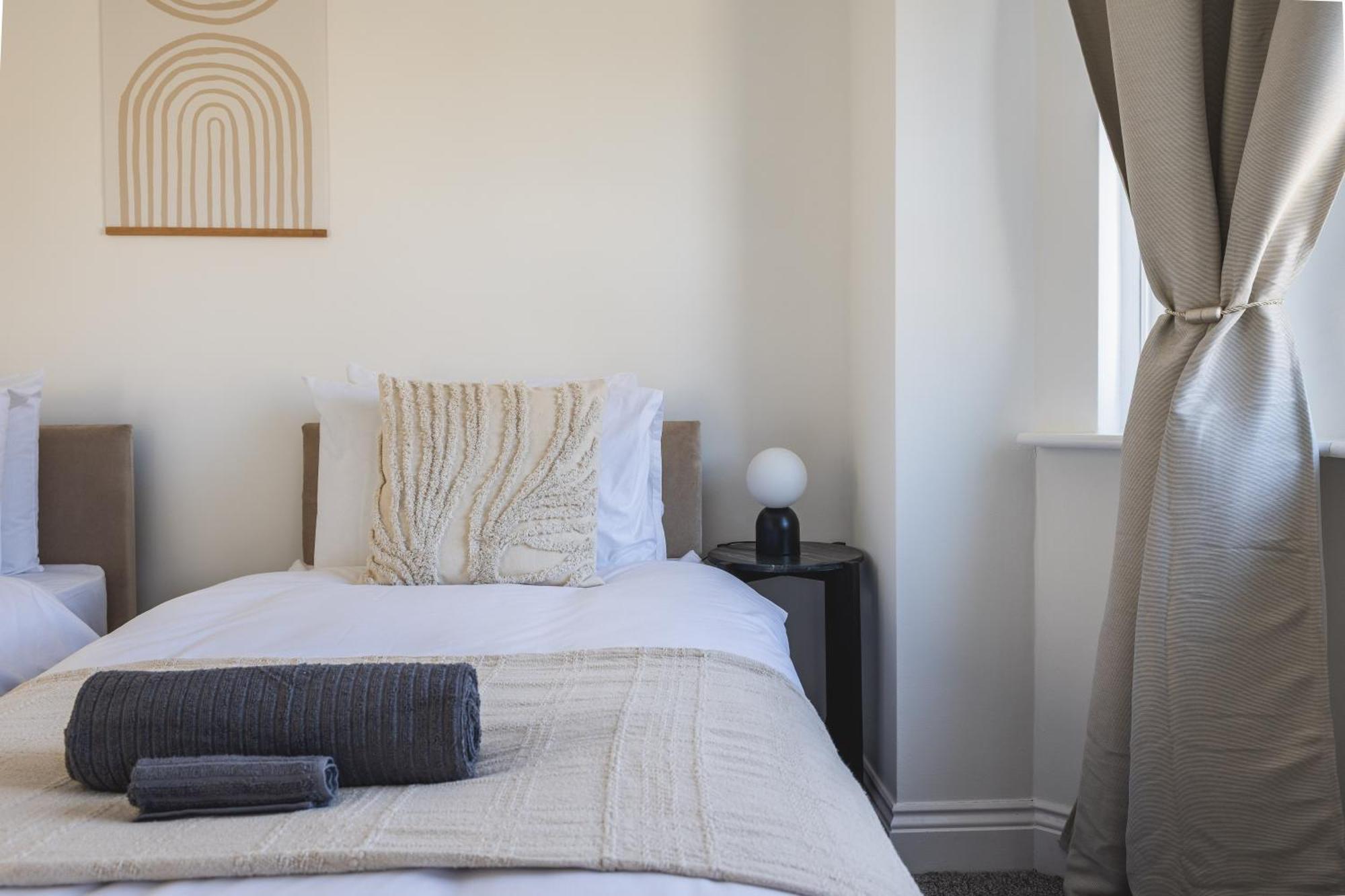 Arte Serviced Stratford - 3 Bedrooms 2 Bathrooms London, Stratford, Maryland, Free Parking, Garden, Weekly Or Monthly - Up To 8 Guests Casa de Férias *
