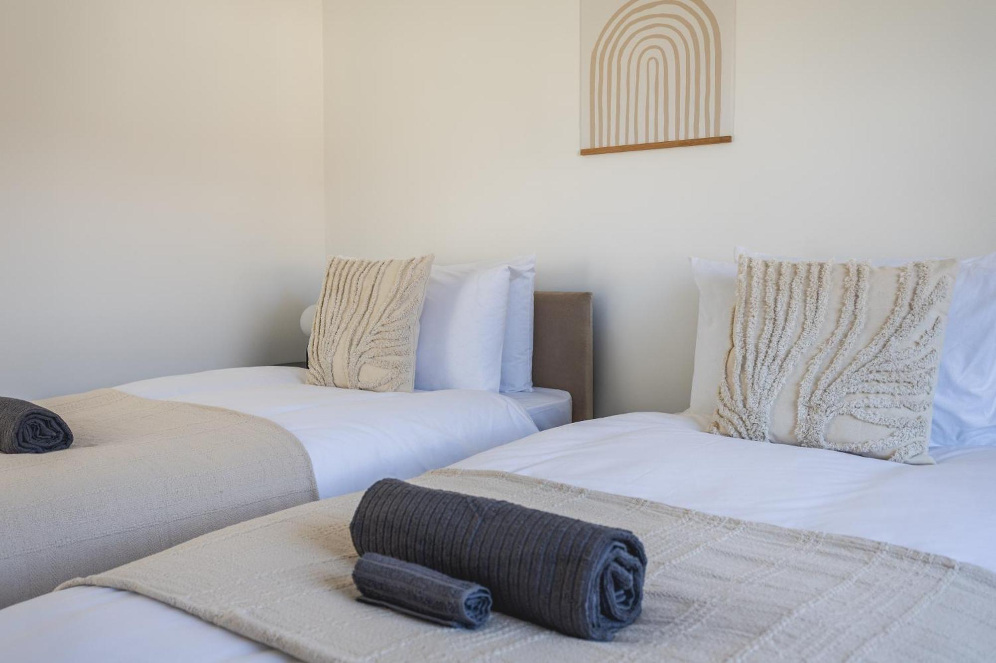 Casa de Férias Arte Serviced Stratford - 3 Bedrooms 2 Bathrooms London, Stratford, Maryland, Free Parking, Garden, Weekly Or Monthly - Up To 8 Guests *