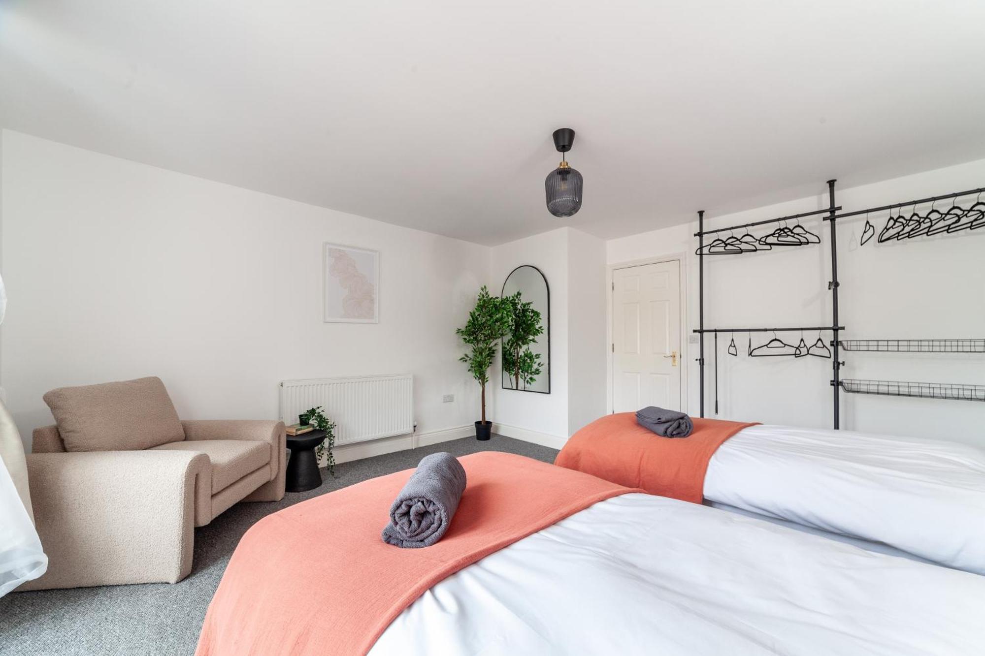 Arte Serviced Stratford - 3 Bedrooms 2 Bathrooms London, Stratford, Maryland, Free Parking, Garden, Weekly Or Monthly - Up To 8 Guests Casa de Férias