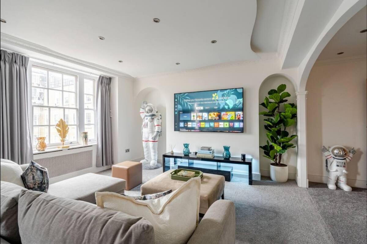 Exquisite 5 Bed Penthouse Appartement