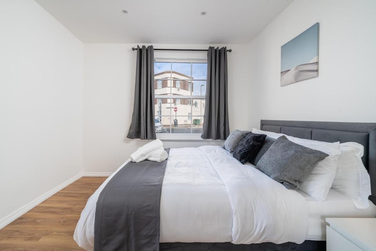Family Near 02 Arena, Excel Centre With Parking Appartement