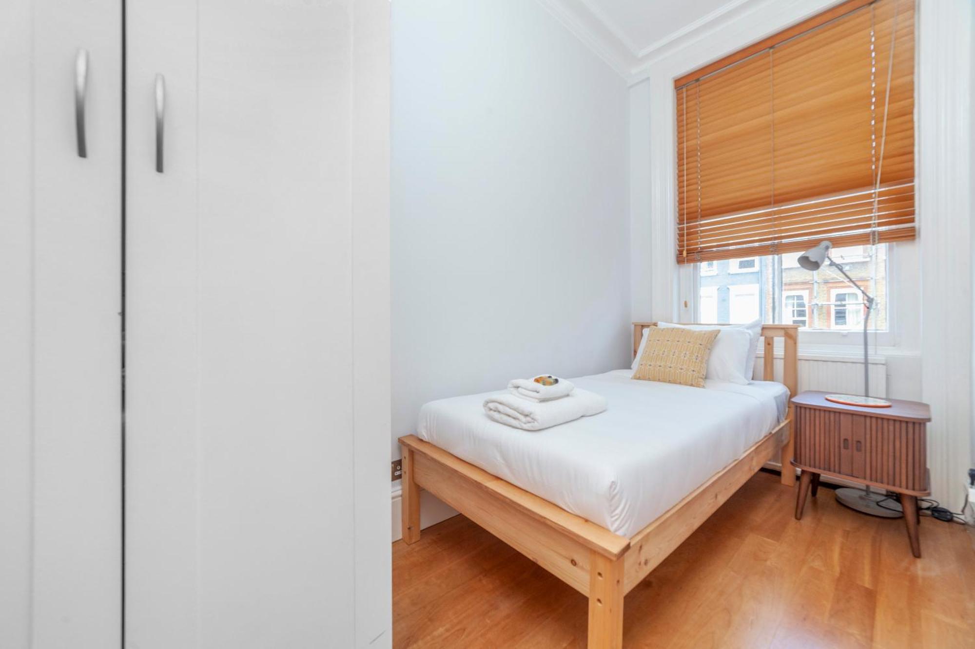 Beautiful Comfy 2 Bdr With Balcony, Chelsea Appartement
