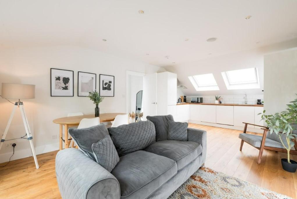 Contemporary 2 Bed Loft Honor Oak, Apartamento