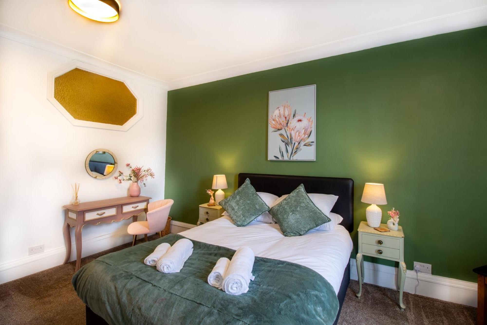 Appartement Spacious 2br, Free Parking & Wifi Near Station *