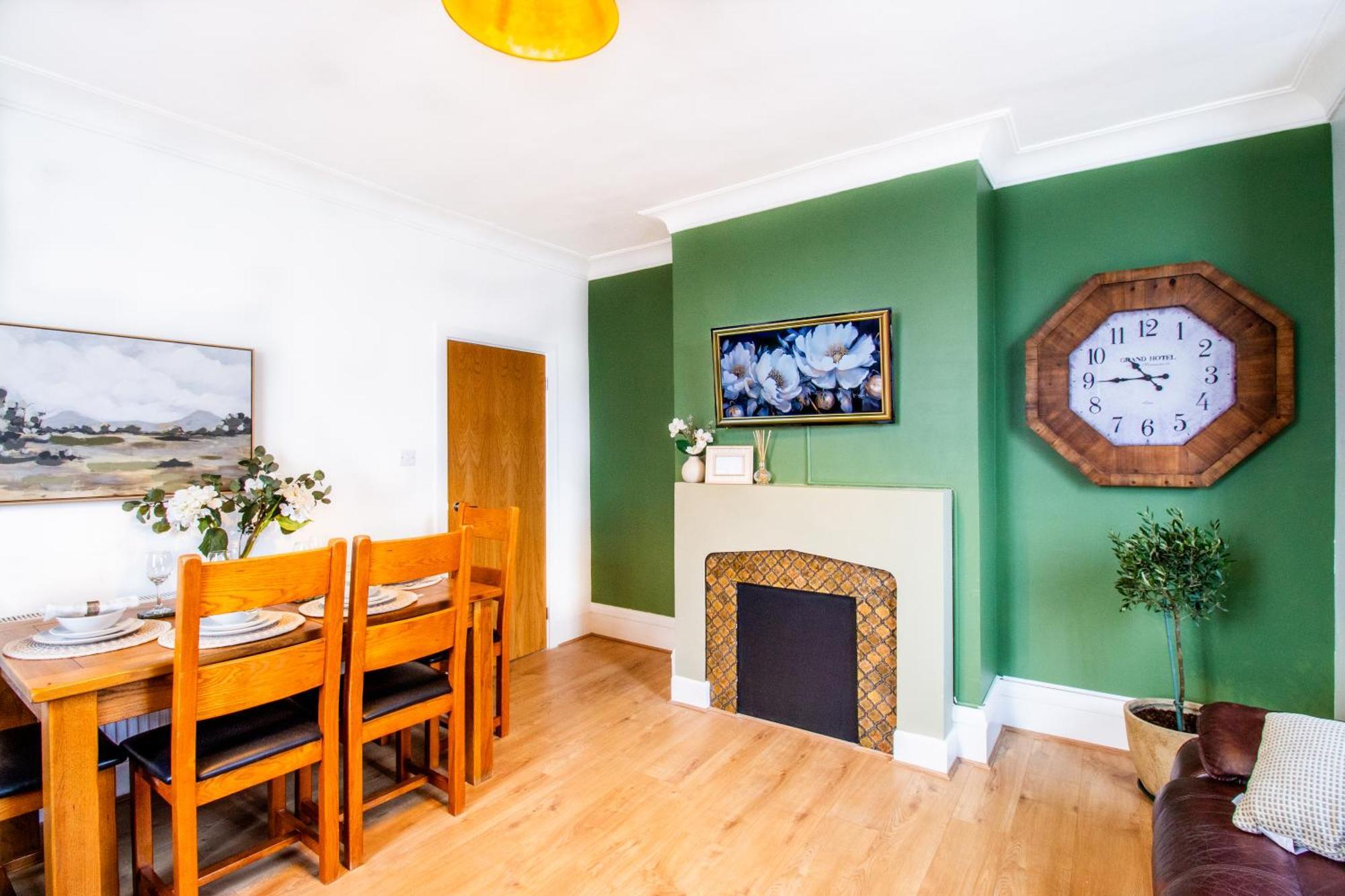 Spacious 2br, Free Parking & Wifi Near Station Appartement Londres
