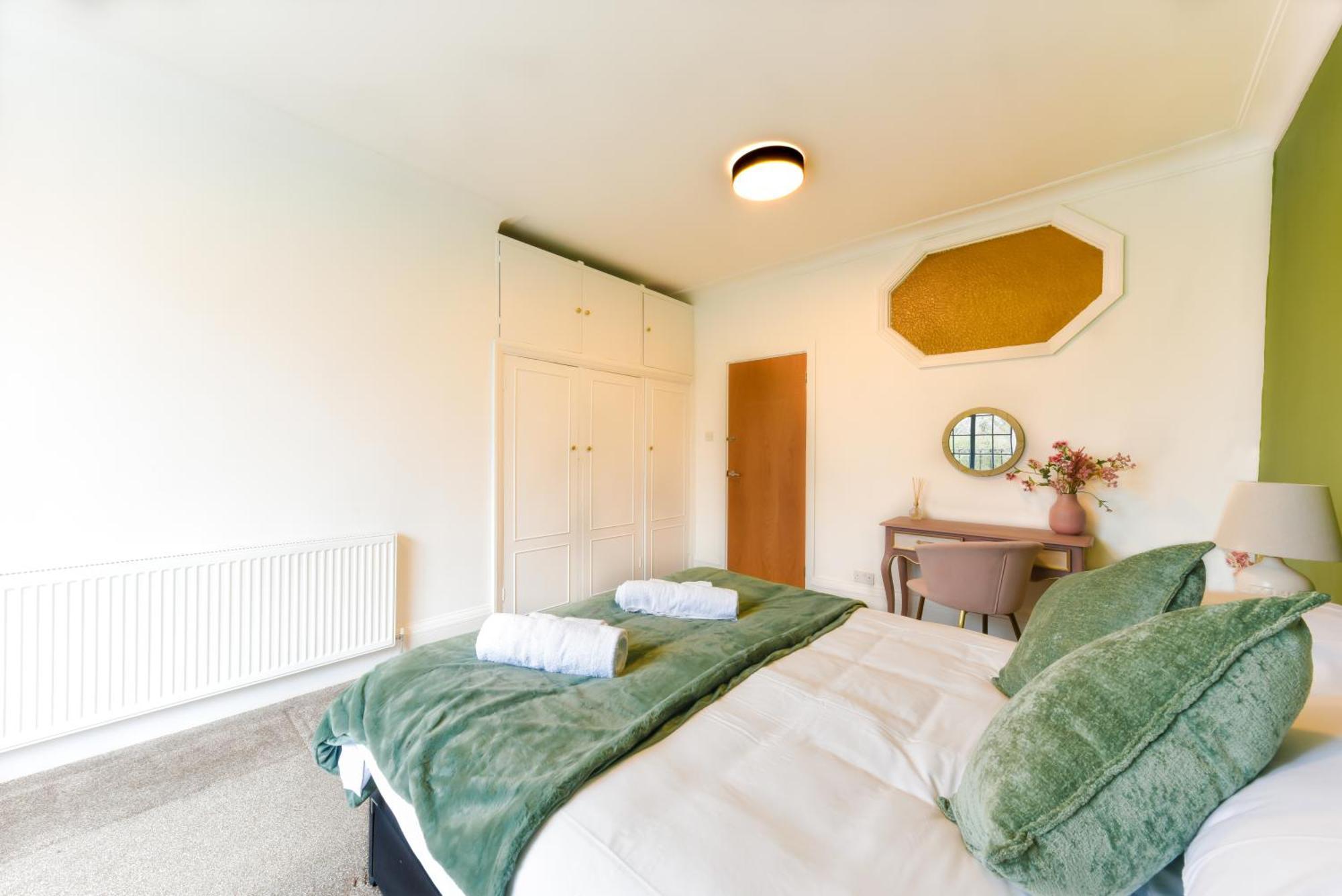 Spacious 2br, Free Parking & Wifi Near Station Londres