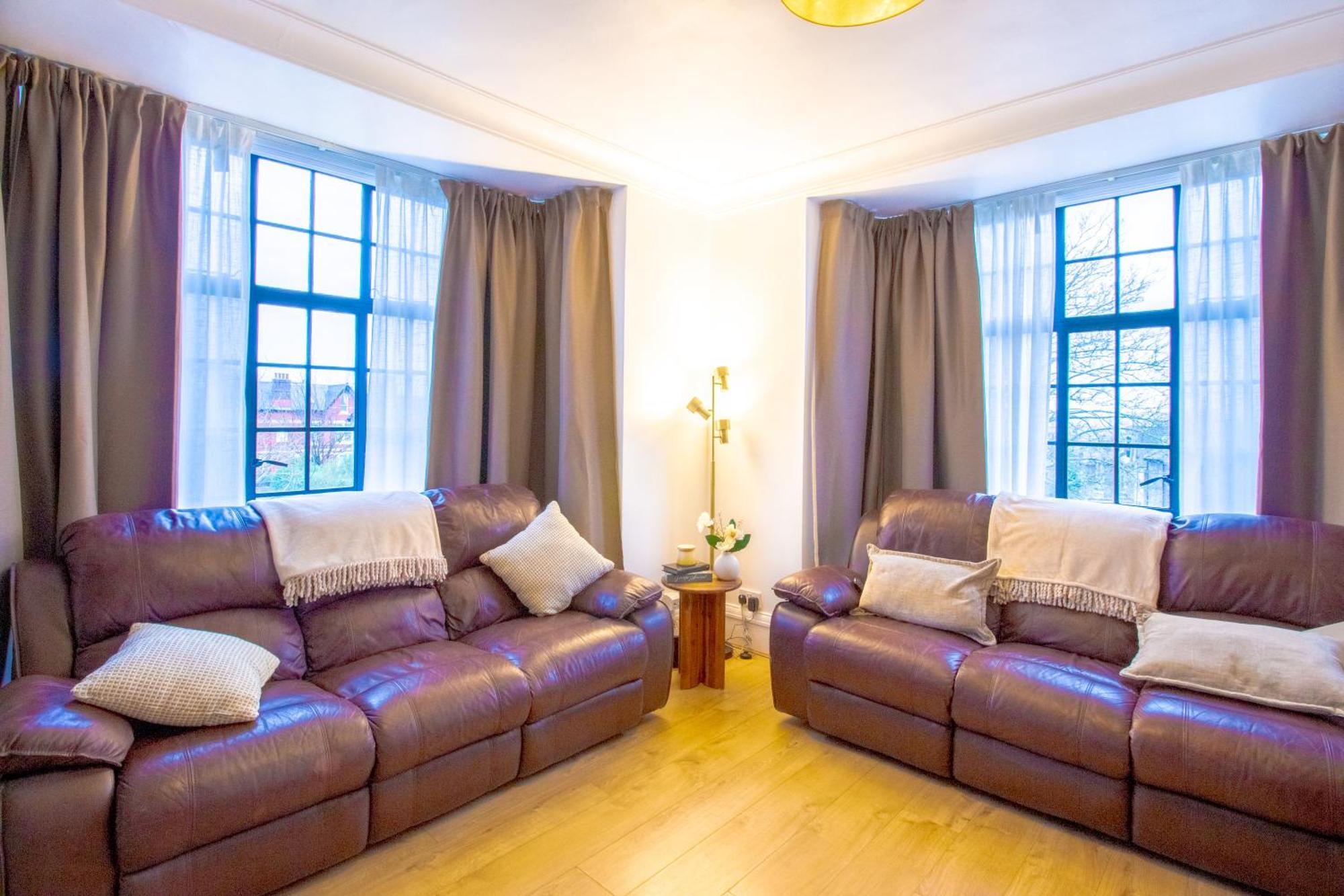 Appartement Spacious 2br, Free Parking & Wifi Near Station