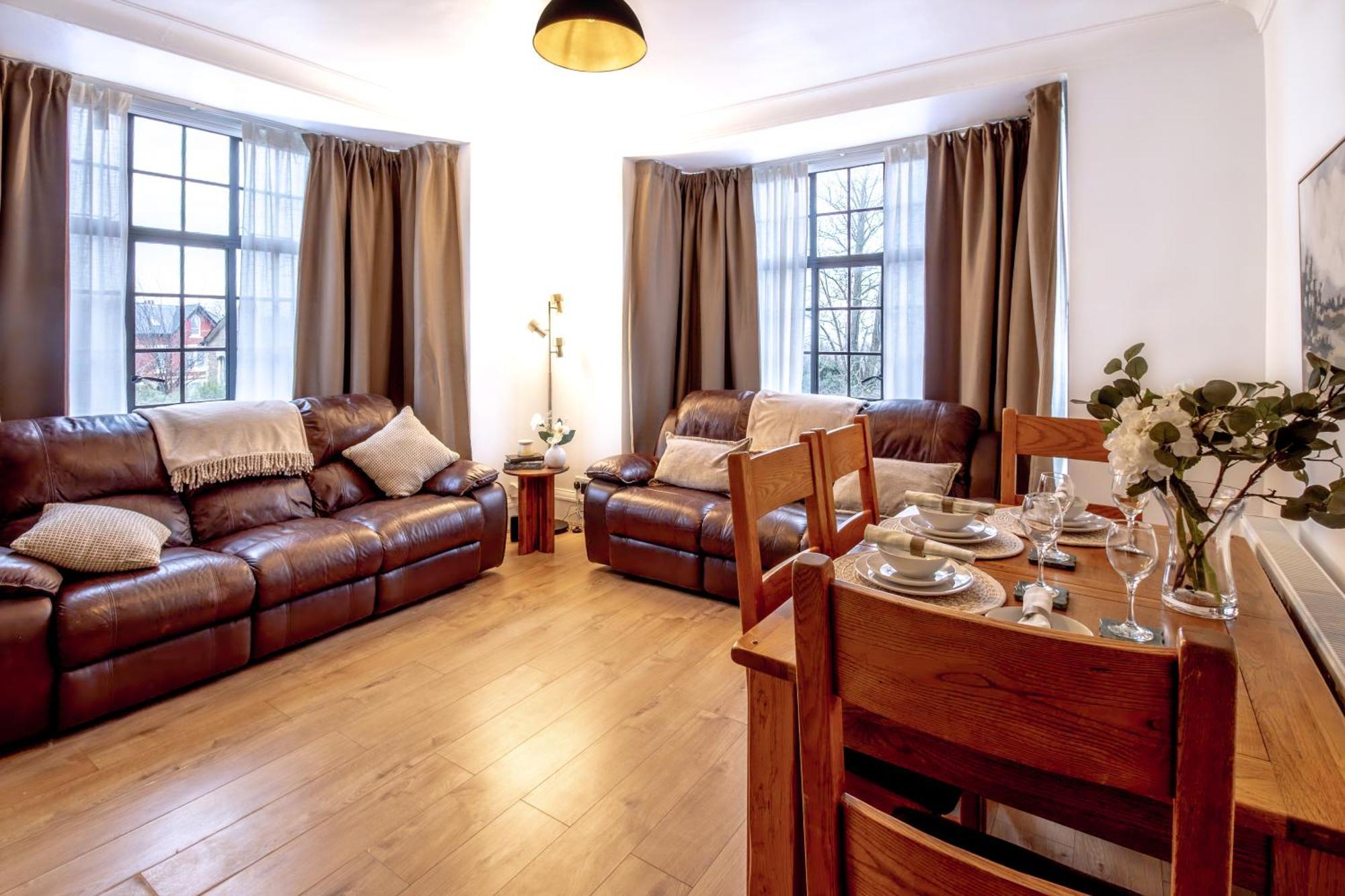 Spacious 2br, Free Parking & Wifi Near Station Appartement *
