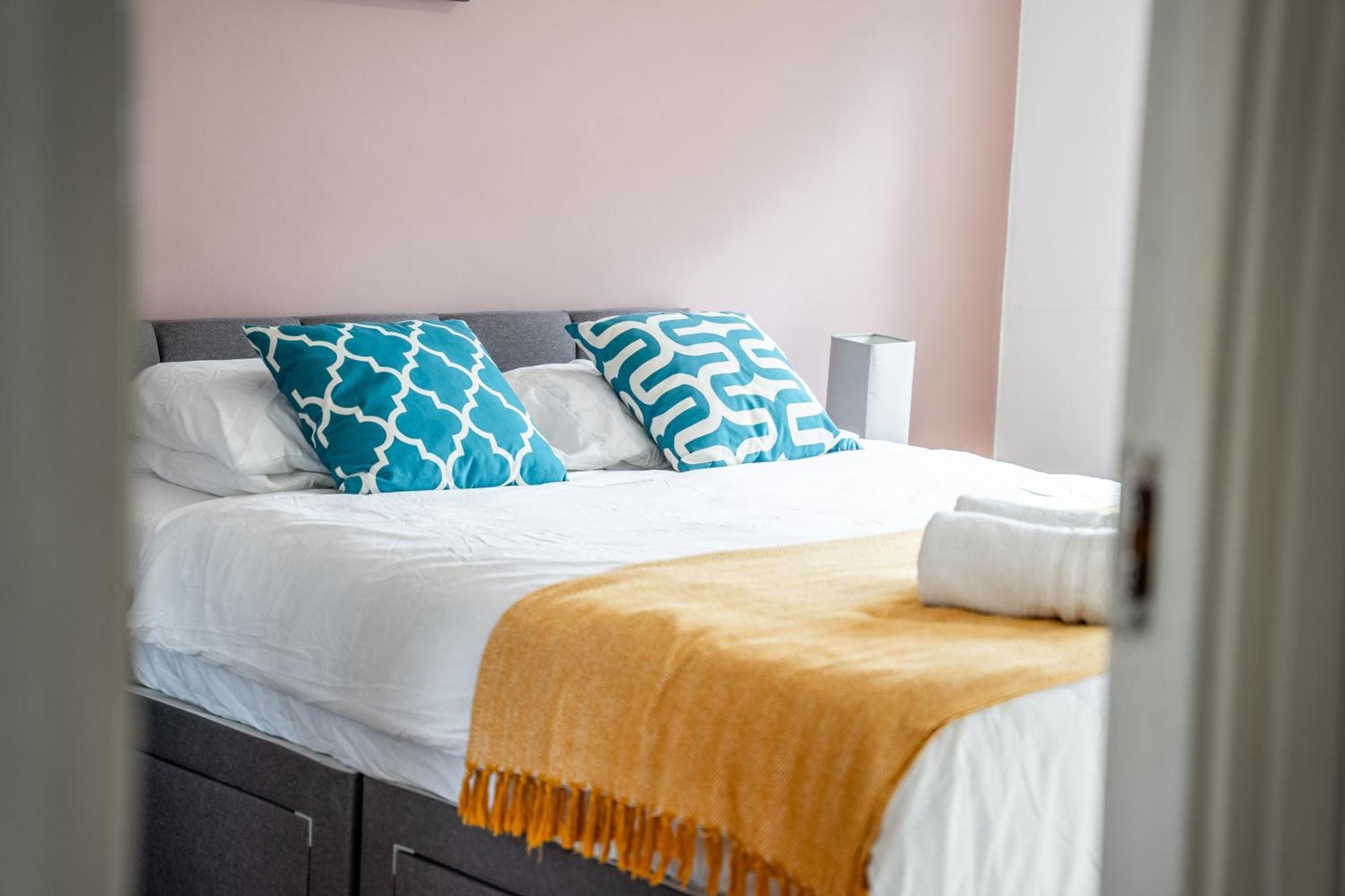 Leo's Place In Mile End 2 Double Beds, 1 Bunk Bed, Max 6, Spacious, Ideal For Families Appartement Londres
