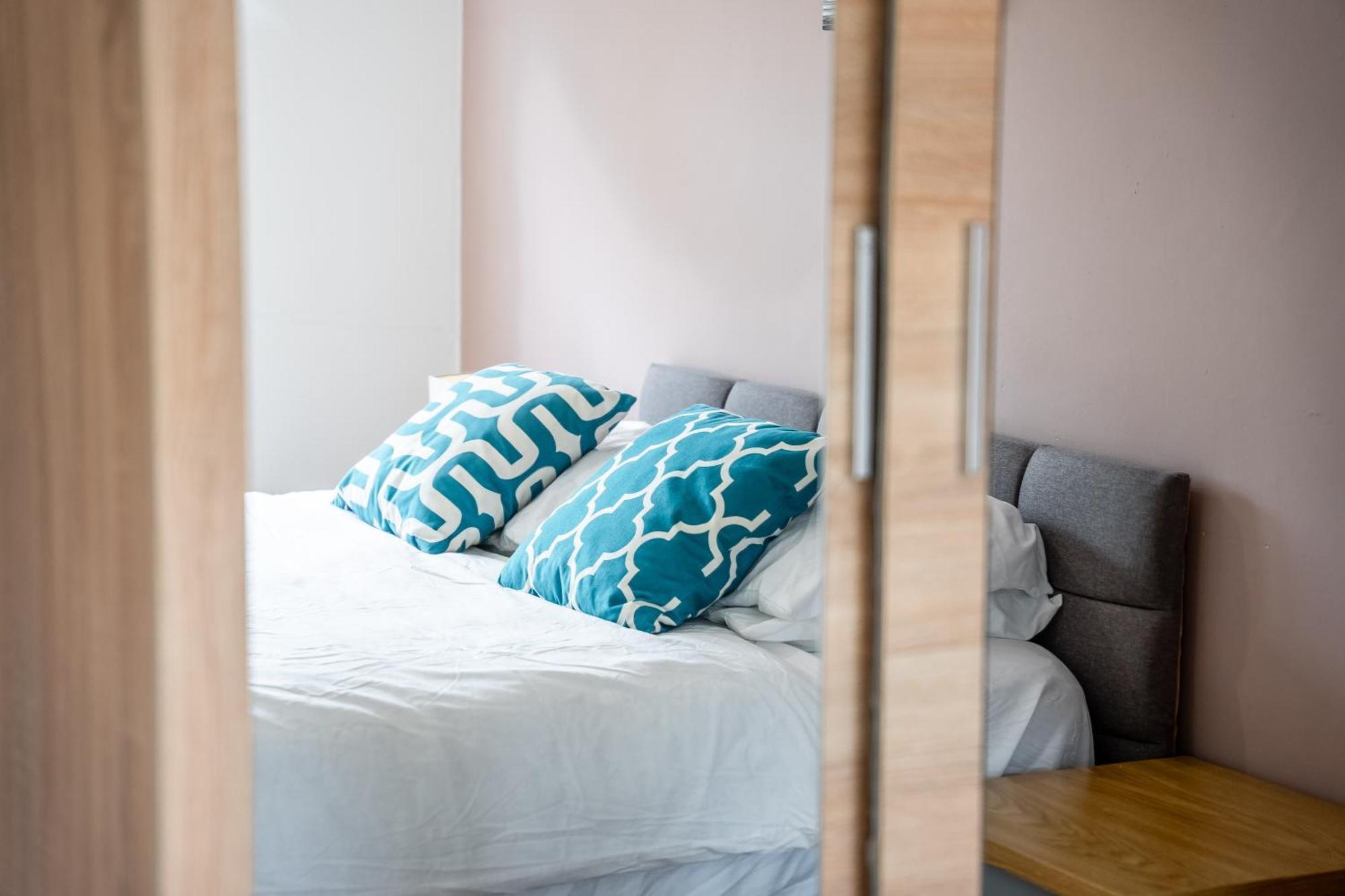 Appartement Leo's Place In Mile End 2 Double Beds, 1 Bunk Bed, Max 6, Spacious, Ideal For Families