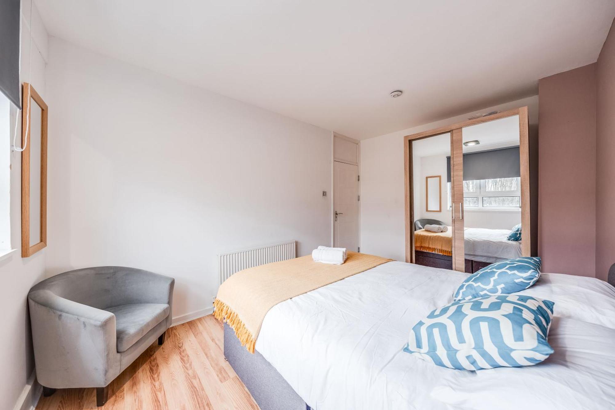 Appartement Leo's Place In Mile End 2 Double Beds, 1 Bunk Bed, Max 6, Spacious, Ideal For Families *