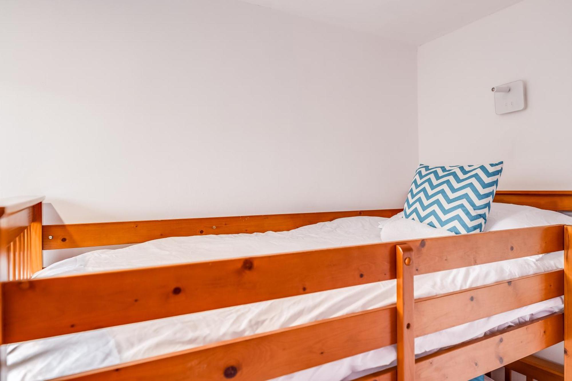 Leo's Place In Mile End 2 Double Beds, 1 Bunk Bed, Max 6, Spacious, Ideal For Families Londres