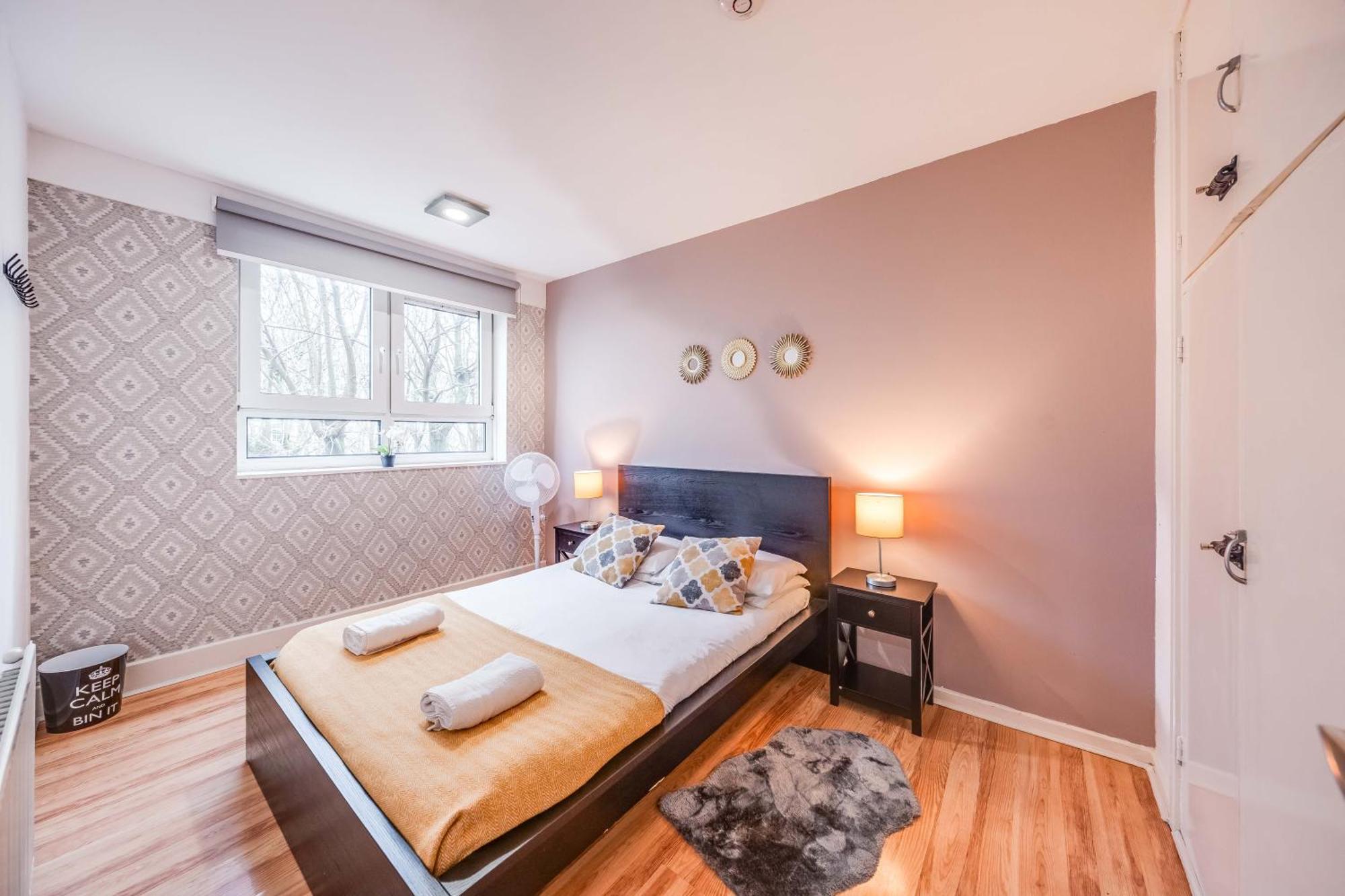 Appartement Leo's Place In Mile End 2 Double Beds, 1 Bunk Bed, Max 6, Spacious, Ideal For Families *