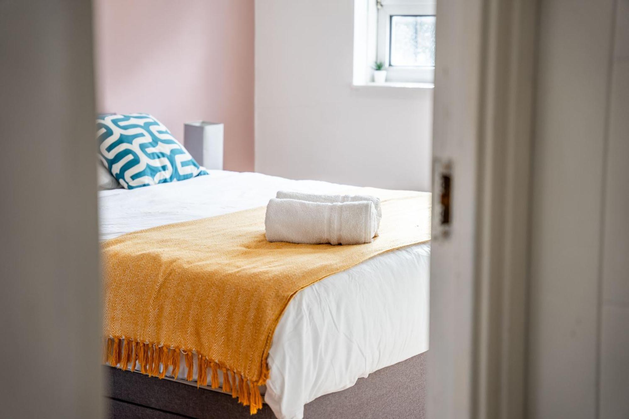 Leo's Place In Mile End 2 Double Beds, 1 Bunk Bed, Max 6, Spacious, Ideal For Families Appartement Londres