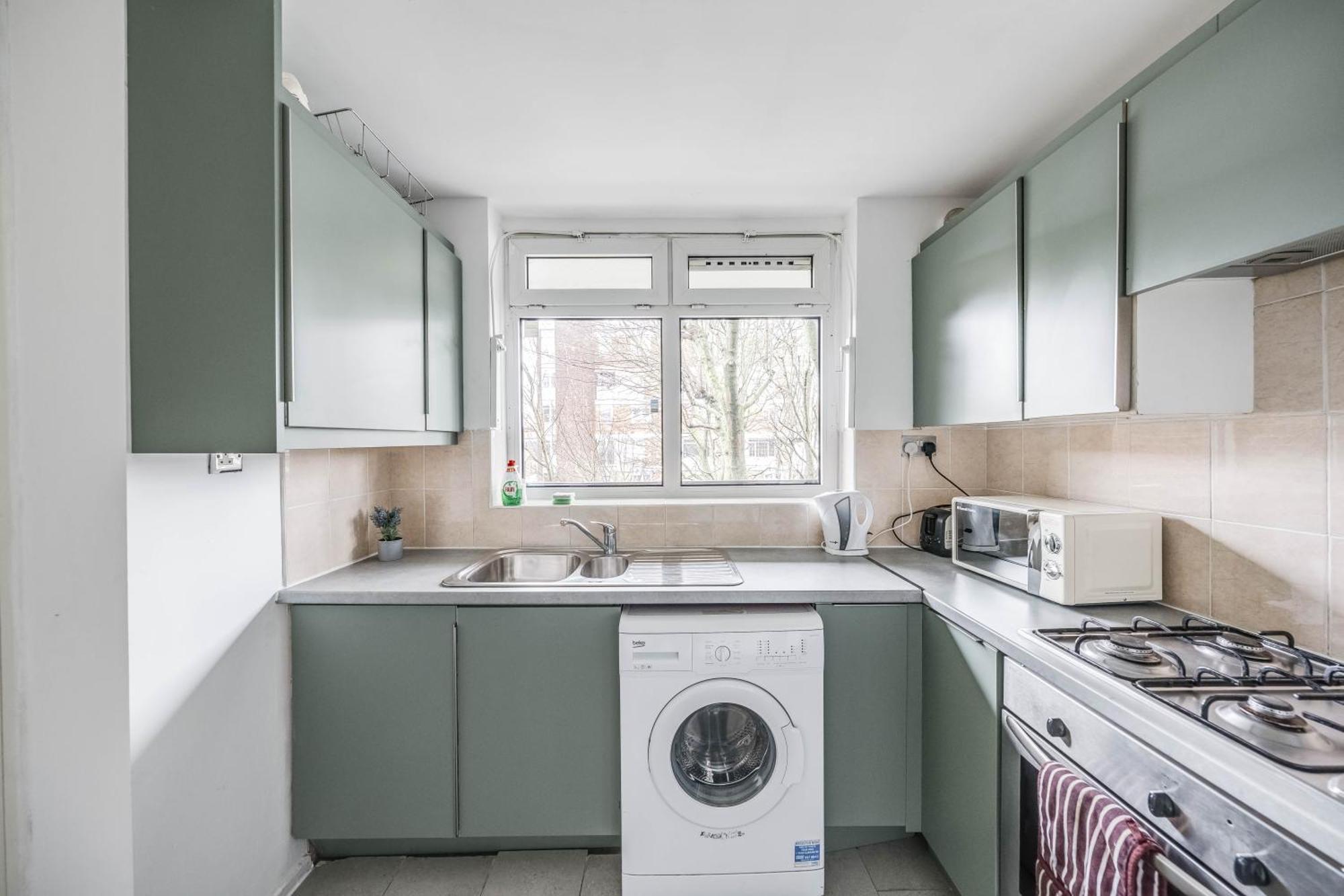 Leo's Place In Mile End 2 Double Beds, 1 Bunk Bed, Max 6, Spacious, Ideal For Families Londres