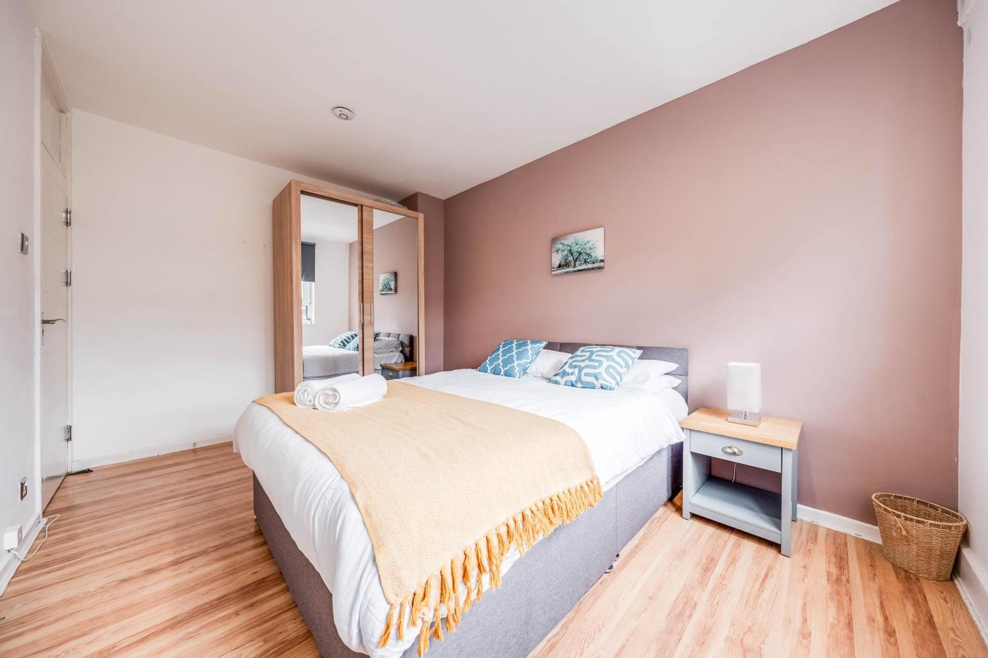 Leo's Place In Mile End 2 Double Beds, 1 Bunk Bed, Max 6, Spacious, Ideal For Families Appartement *