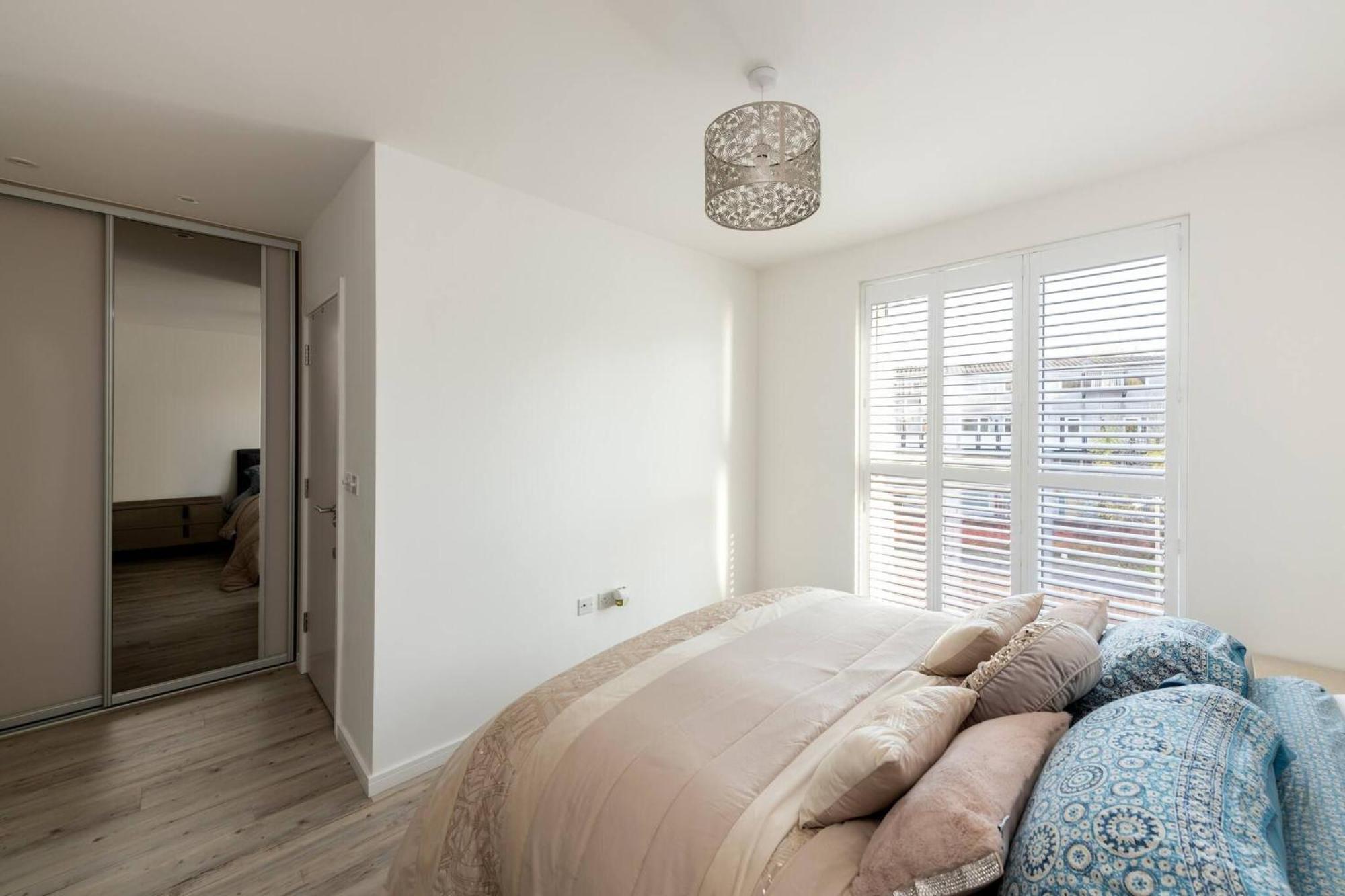 Appartement Stylish 3-bed Townhouse With 3 Baths In Southgate *