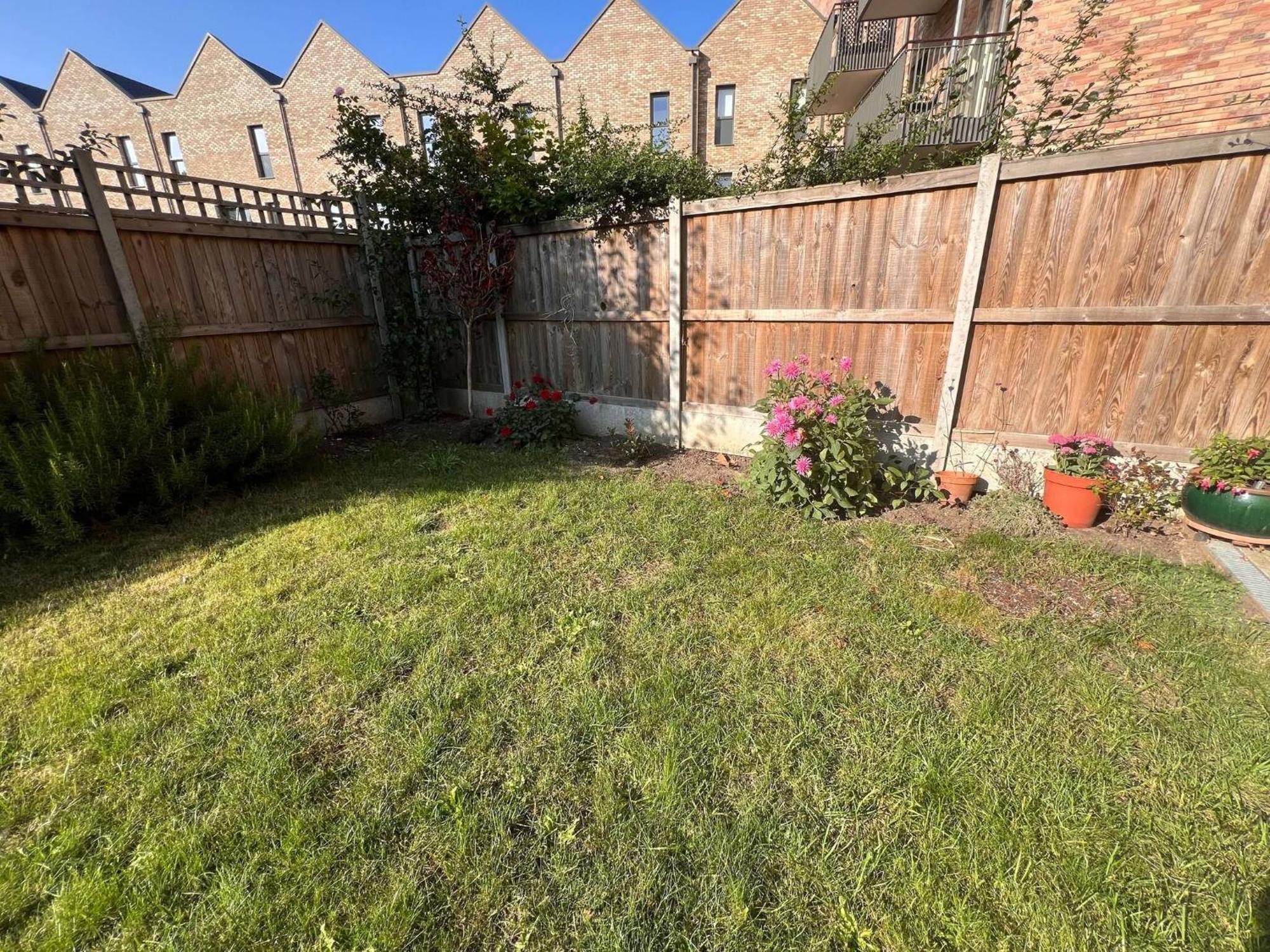Stylish 3-bed Townhouse With 3 Baths In Southgate Appartement Londres