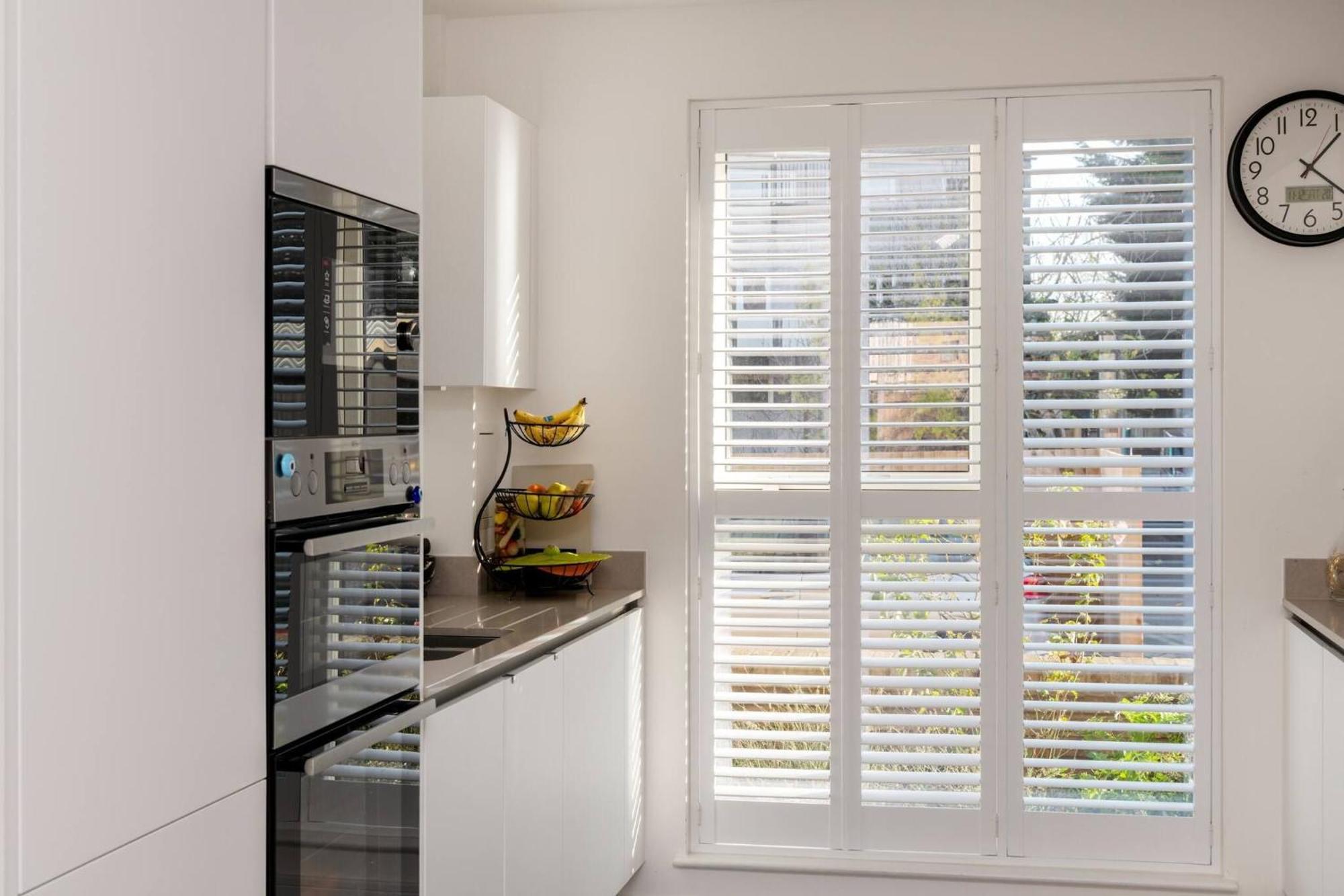 Stylish 3-bed Townhouse With 3 Baths In Southgate * Londres