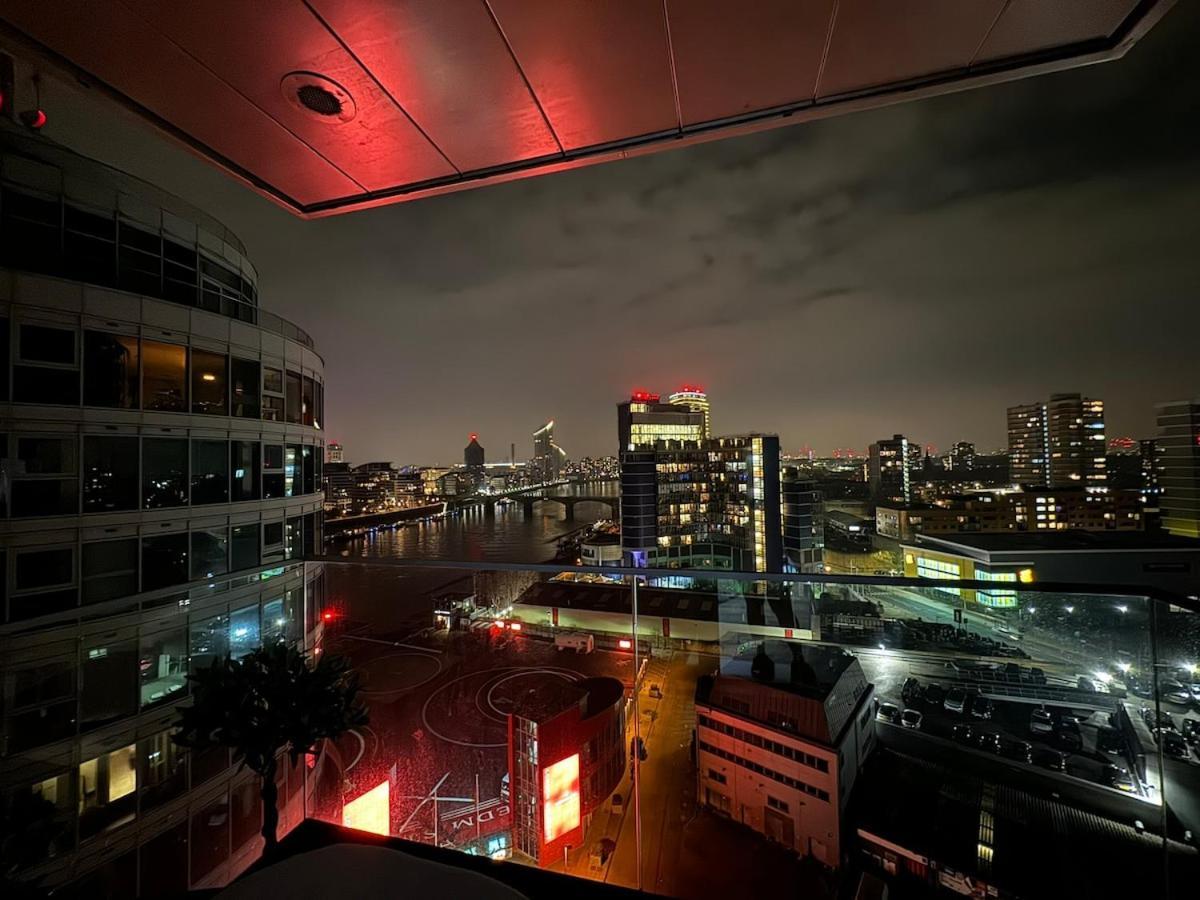 Stunning Luxury 2 Bedroom Appartement *