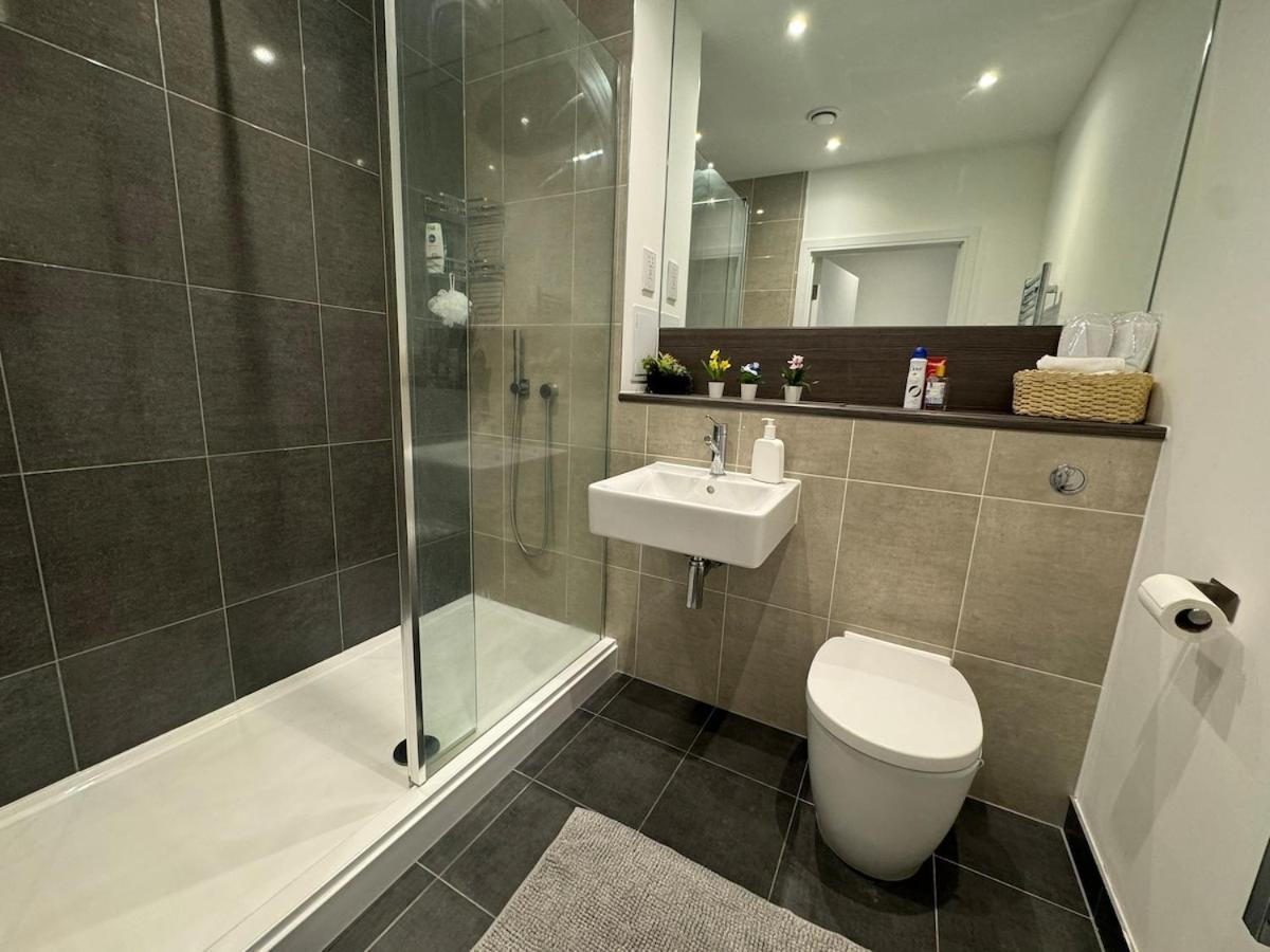 Stunning Luxury 2 Bedroom Appartement *