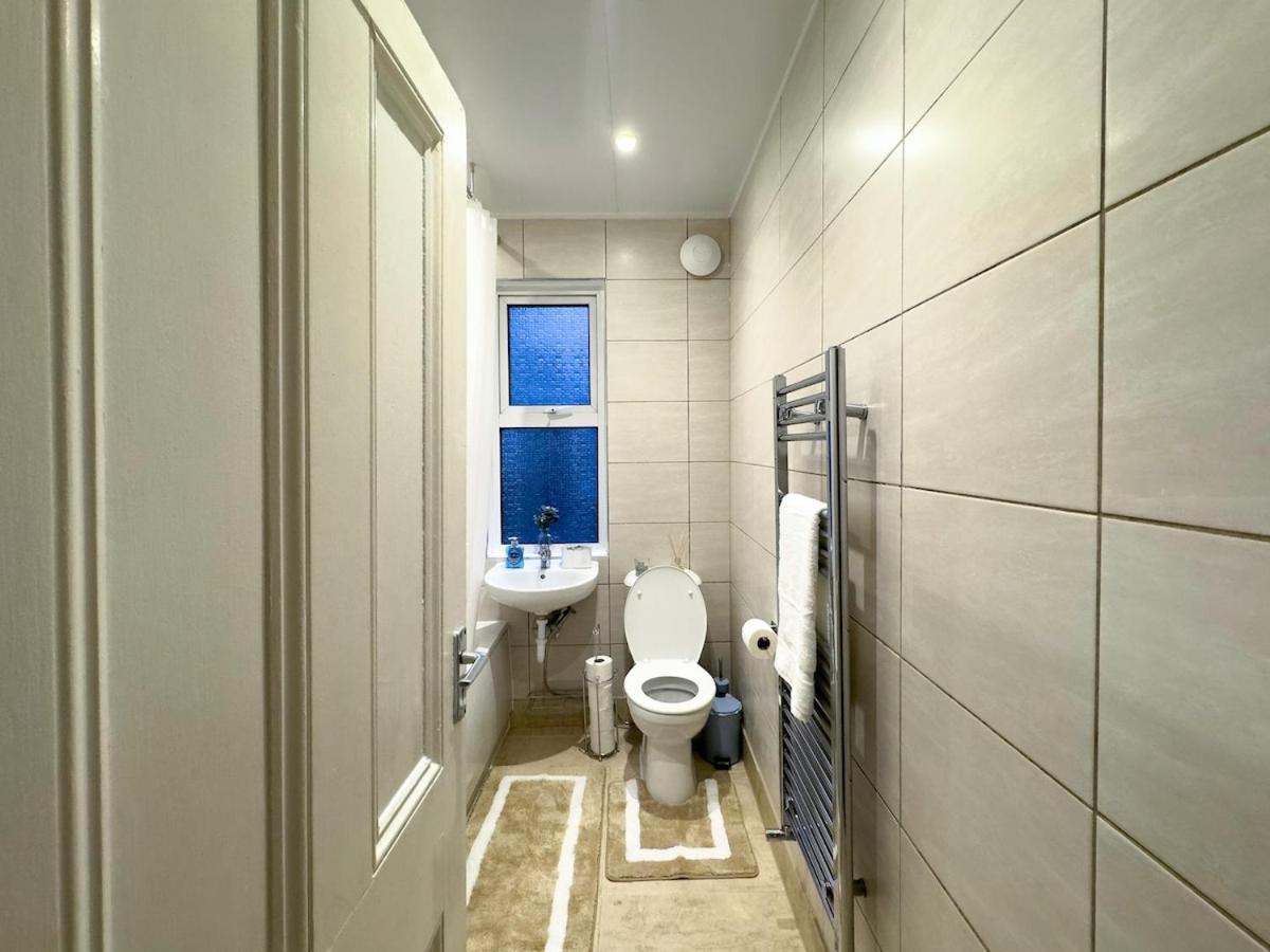 Spacious 3 Bed Apartment, 10 Mins From Wembley Stadium With Private Garden Appartement *