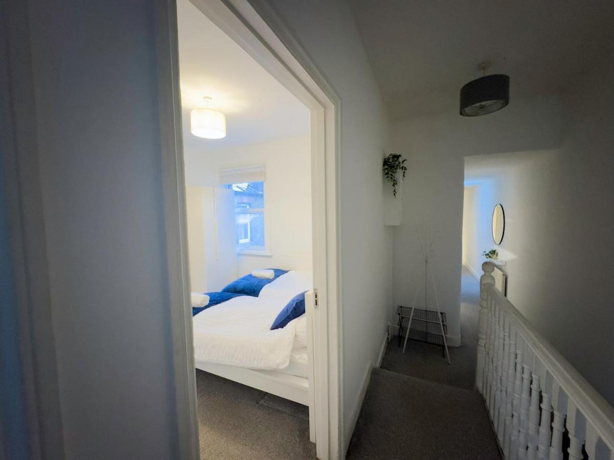Spacious 3 Bed Apartment, 10 Mins From Wembley Stadium With Private Garden * Londres