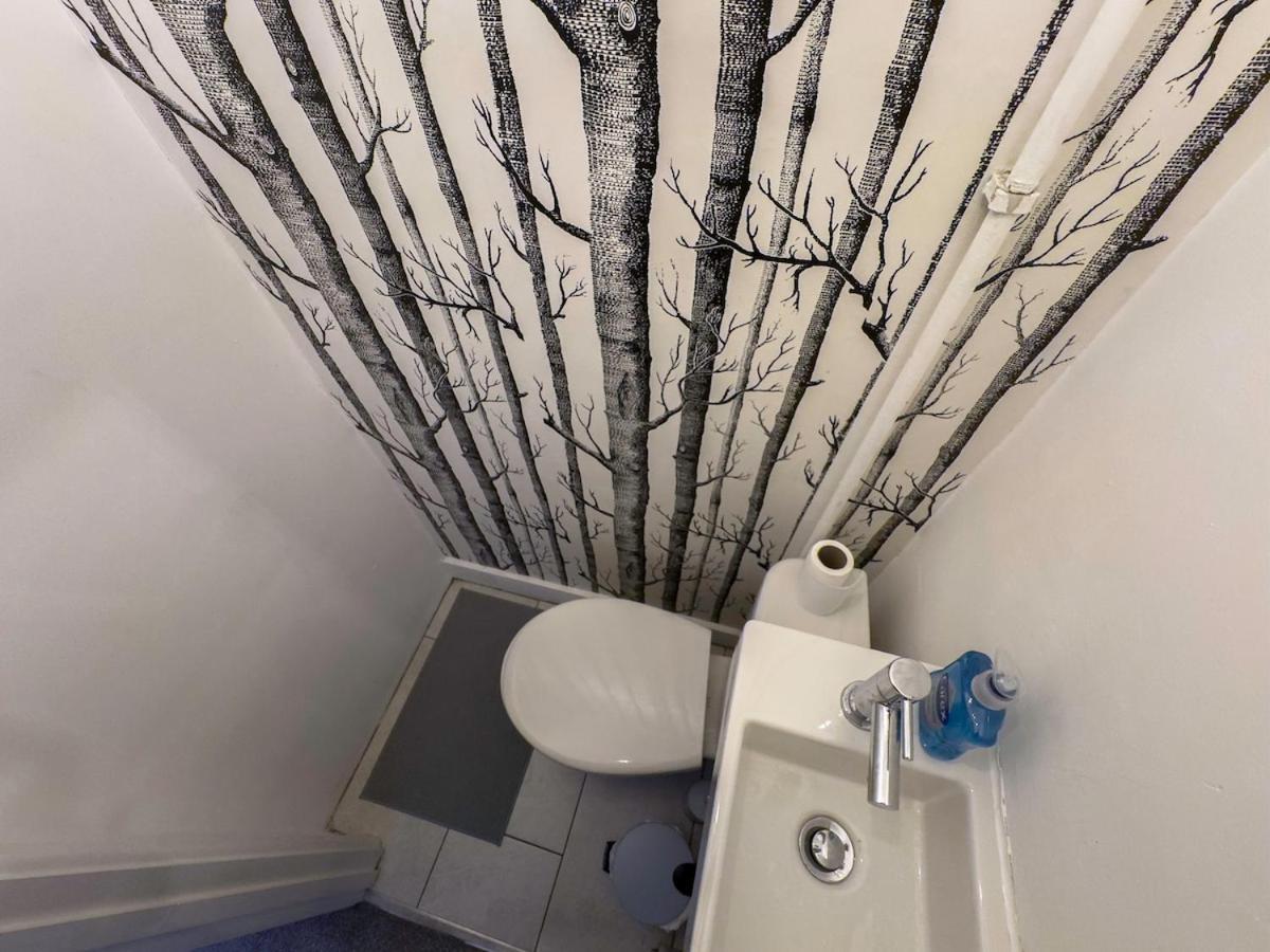 Spacious 3 Bed Apartment, 10 Mins From Wembley Stadium With Private Garden