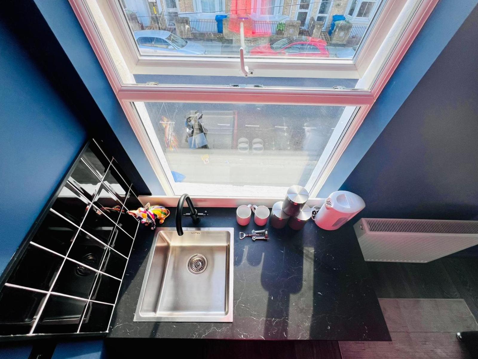 61 Studio, Ideal For Tourists High Recommend!!! * Londres