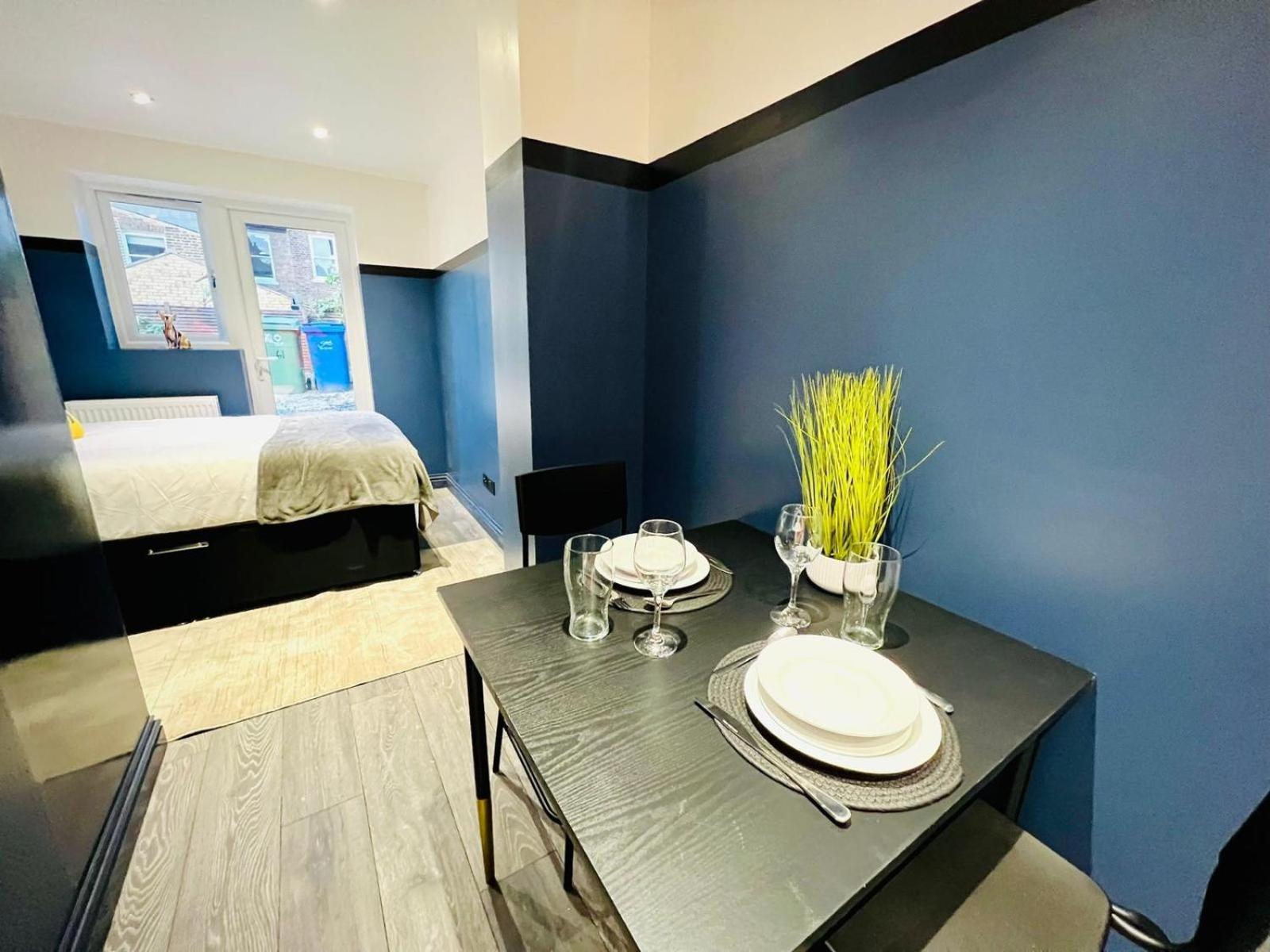 61 Studio, Ideal For Tourists High Recommend!!! Pensión *