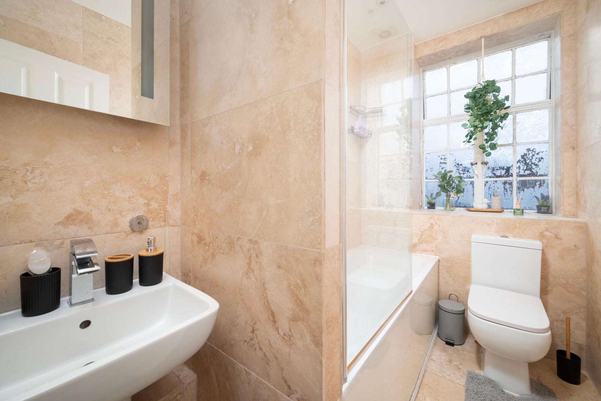 Apartamento Spacious 2-bed Near Stockwell & Brixton Free Wifi & Quick Access *