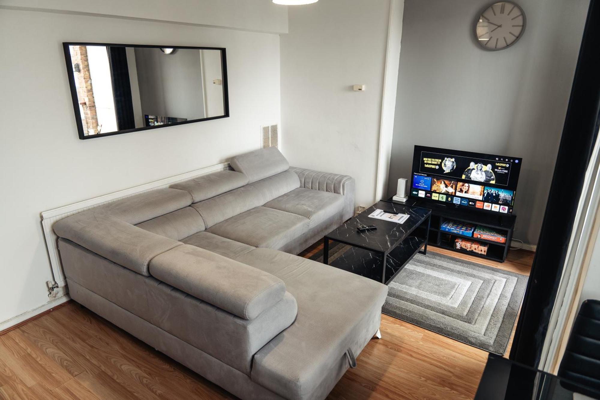 Shard View 2 Bed Entire Flat Apartment