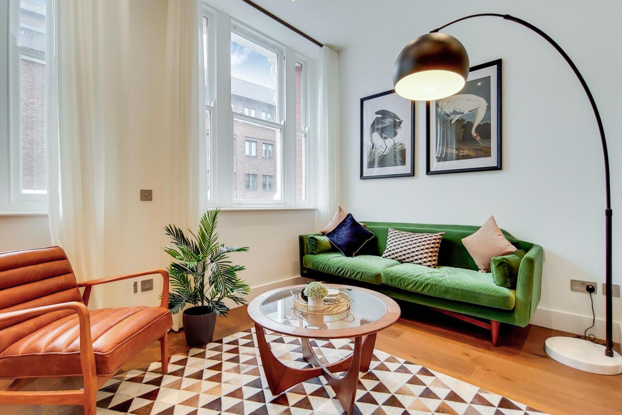 The Borough Collection Near Bridge And Borough Market * Londres