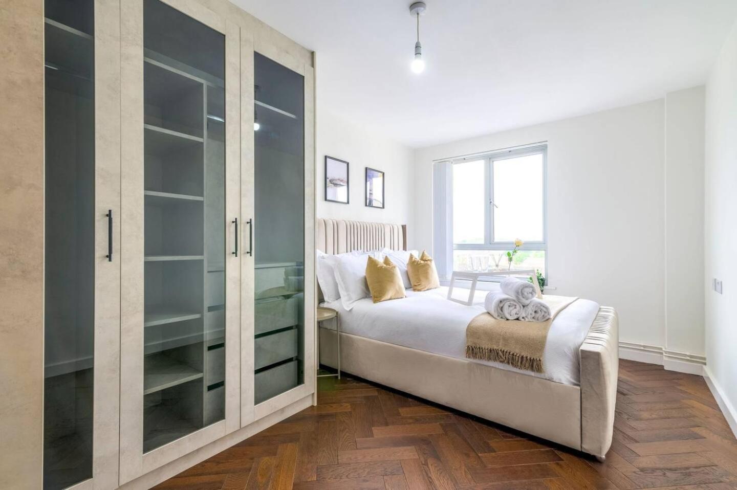 2 Bed Close To Excel And Elizabeth Line With Wi-fi Appartement