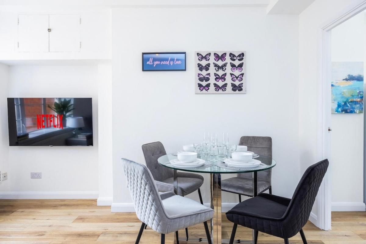 Appartement New 1 Bed Zone 2 Ideal For Contractors Free Parking & Near Uber Boat Pier , Long Welcome , Offers Londres