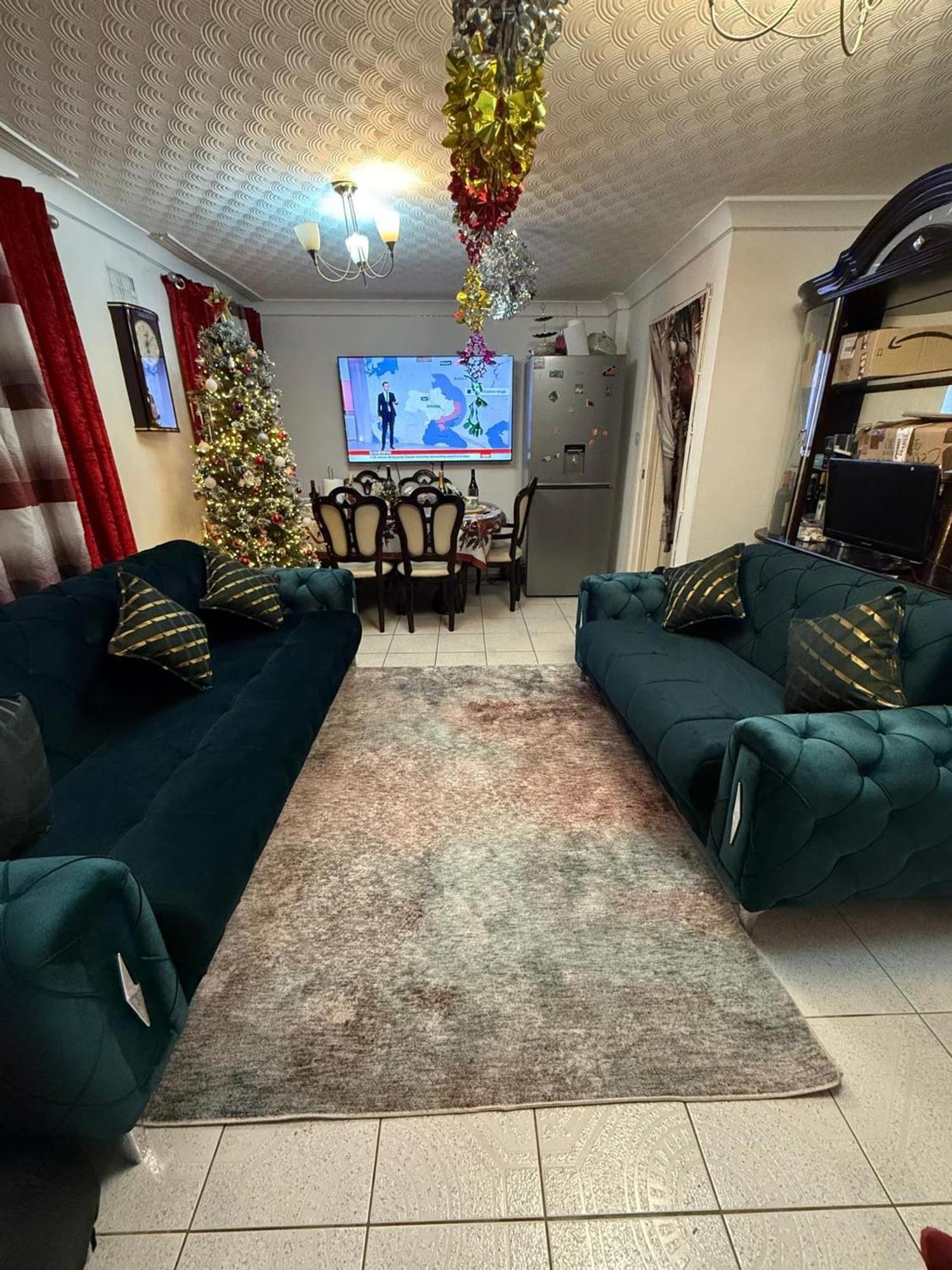 Couette-café 4 Bedroom House Rented By The *