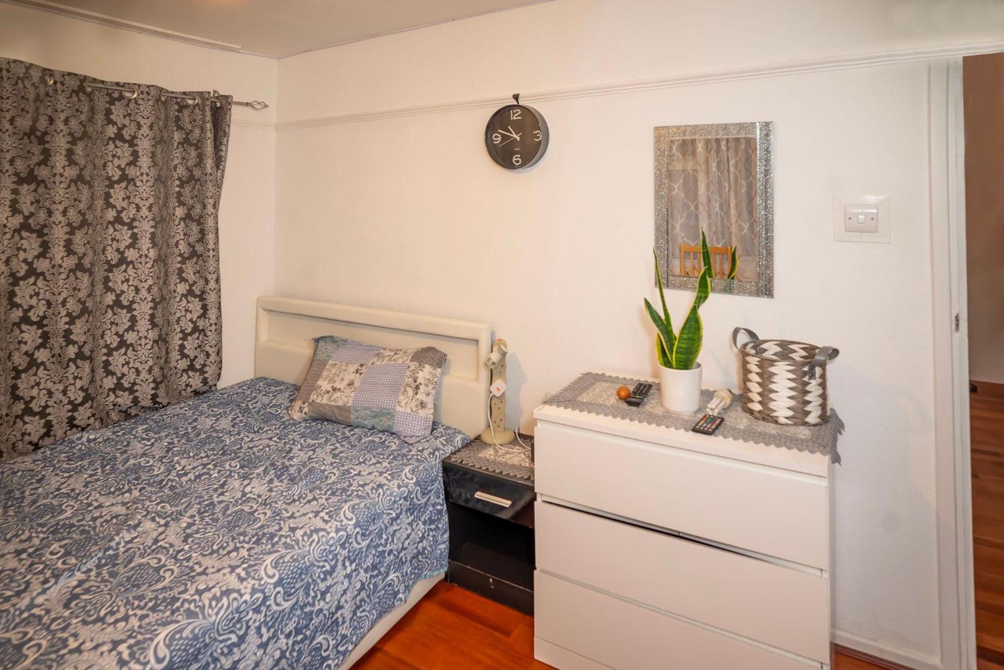 4 Bedroom House Rented By The Couette-café