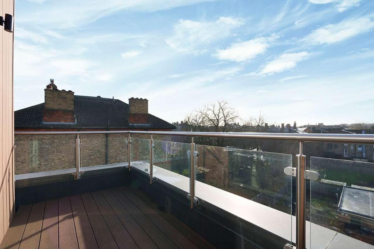 Charming & Modern Flat With Balcony Appartement *