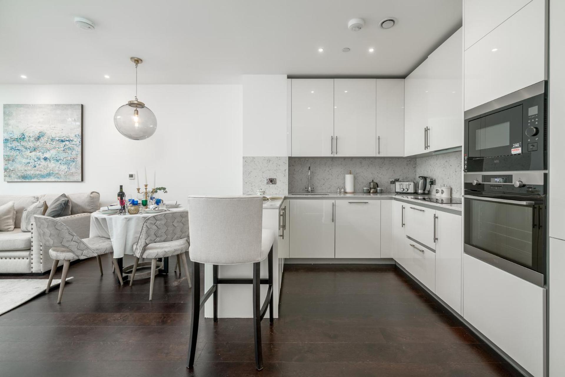 Appartement Riverfront Retreat In 2 Bed 2 Bath Londres