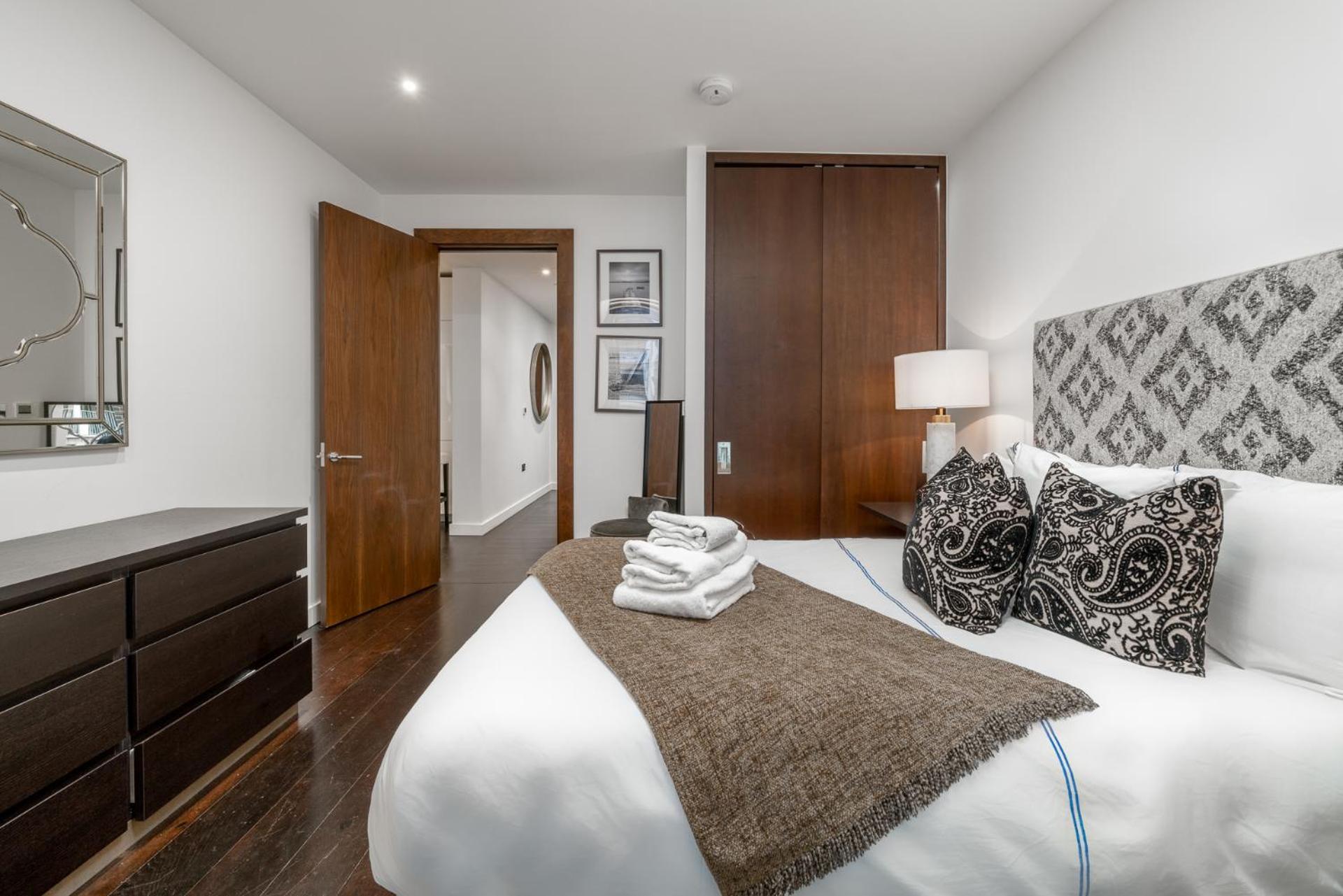 Riverfront Retreat In 2 Bed 2 Bath Appartement