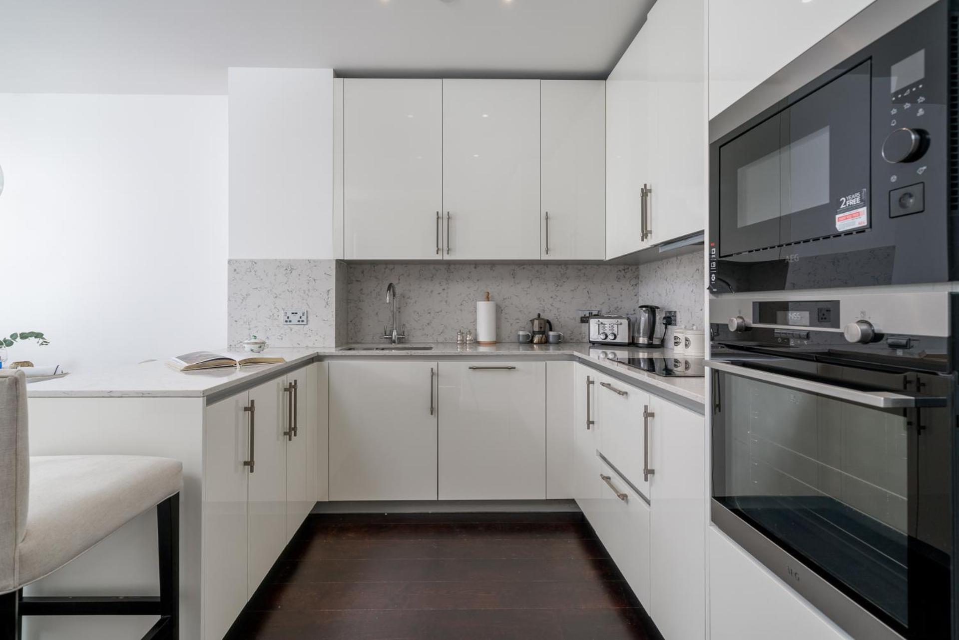 Riverfront Retreat In 2 Bed 2 Bath Appartement