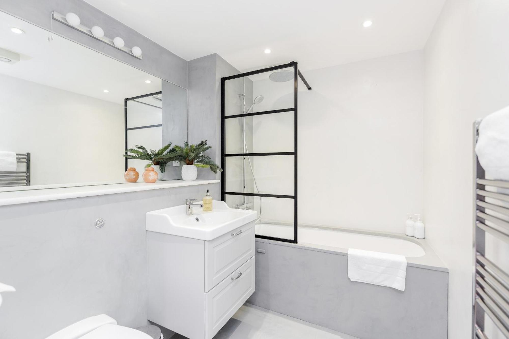 Shoreditch 2 Bed Flat By Basetogo *