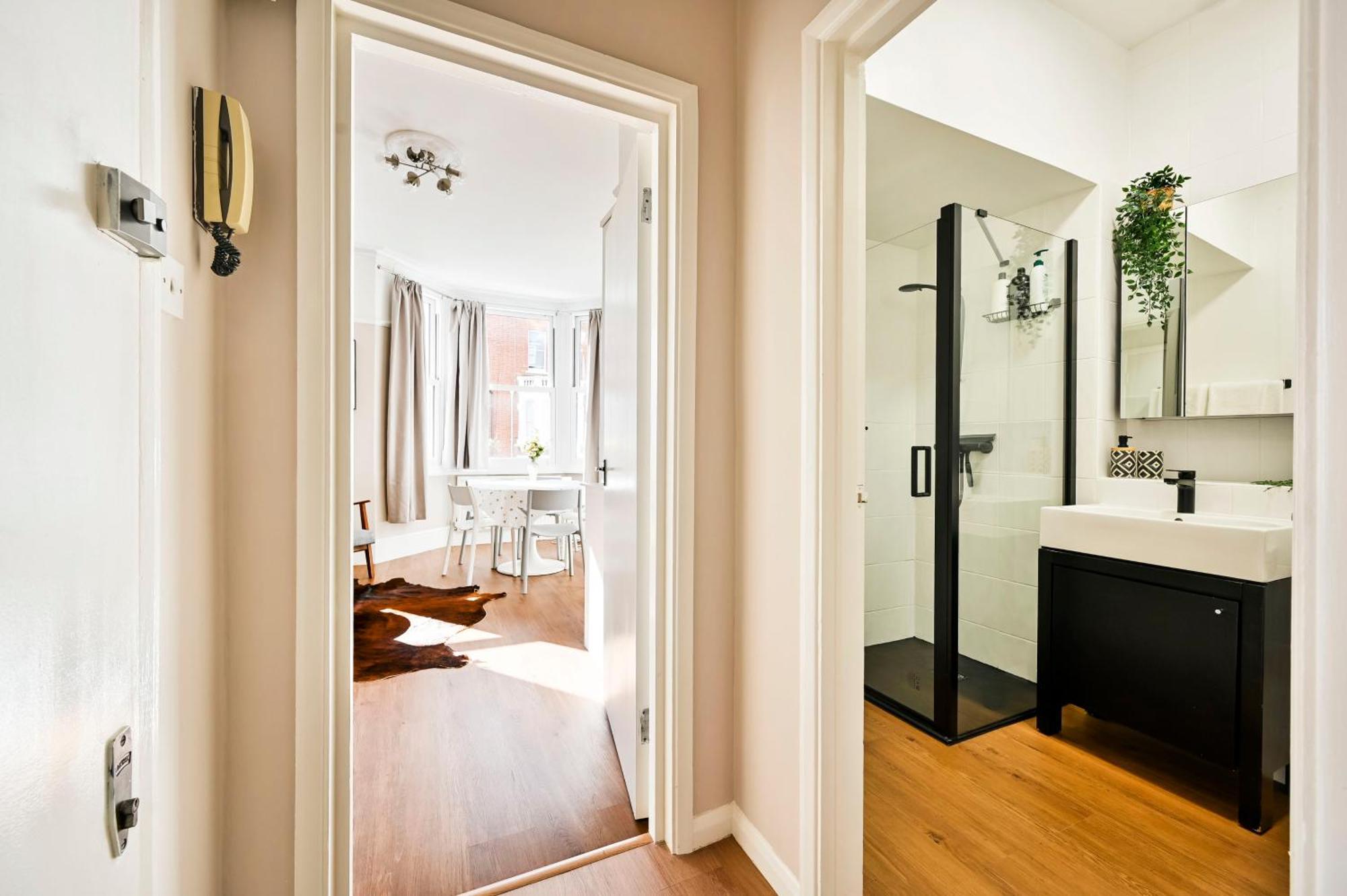 Spacious Bright 2-3 Bed Flat In Fulham By The Thames * Londen